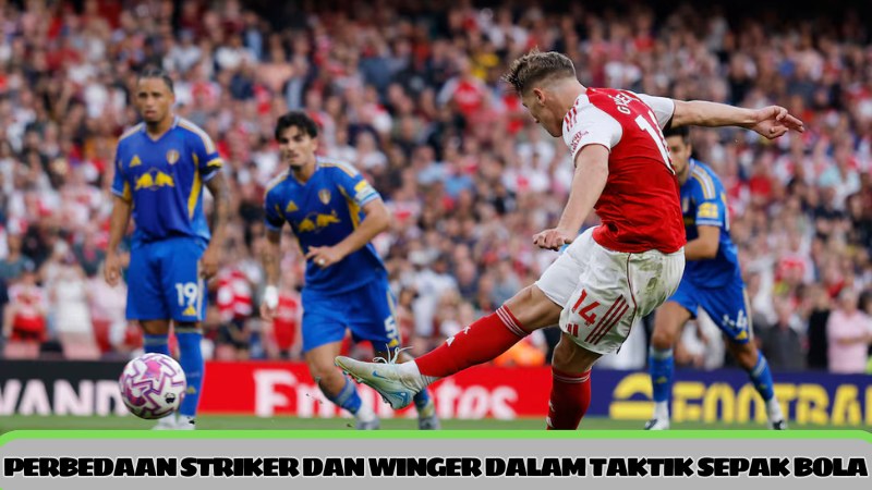 perbedaan striker dan winger